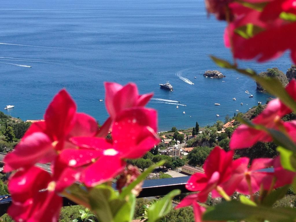 B&B La Terrazza Sul Mare Таормина Экстерьер фото