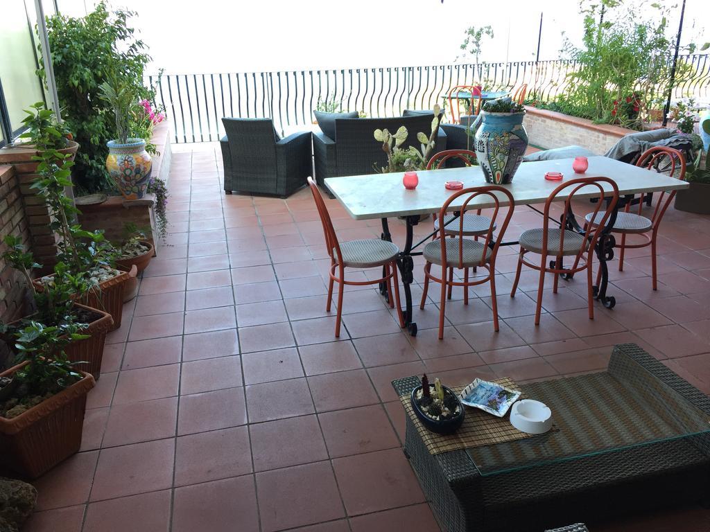 B&B La Terrazza Sul Mare Таормина Экстерьер фото