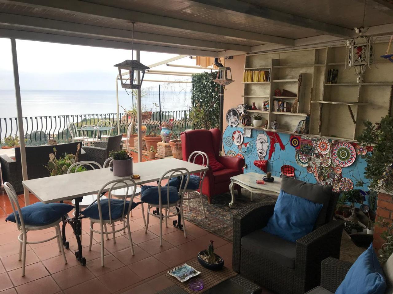 B&B La Terrazza Sul Mare Таормина Экстерьер фото